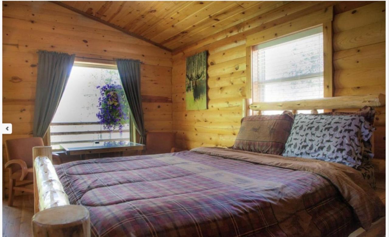 Summit Mountain Lodge And Steakhouse East Glacier Park Village المظهر الخارجي الصورة