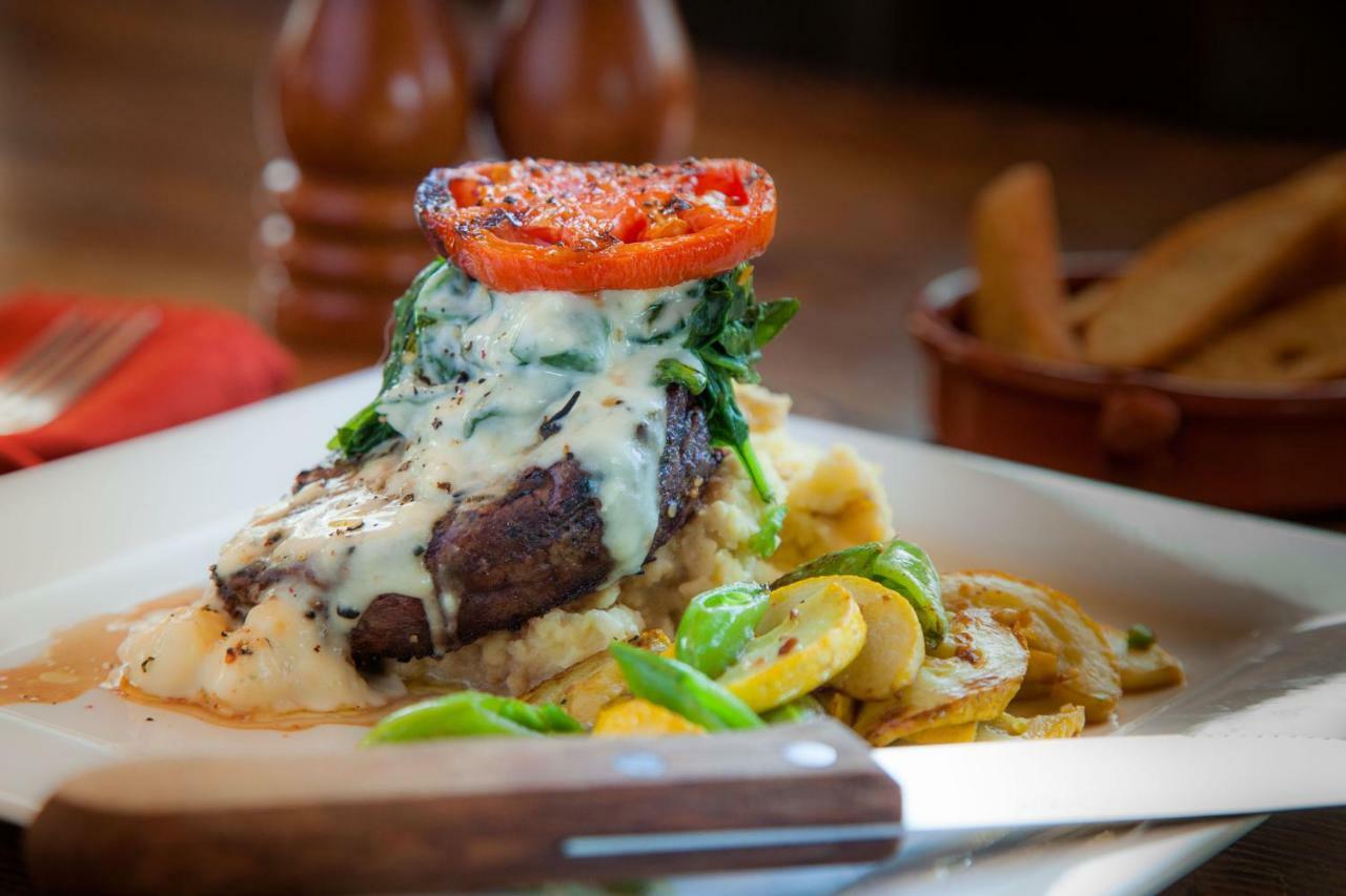 Summit Mountain Lodge And Steakhouse East Glacier Park Village المظهر الخارجي الصورة